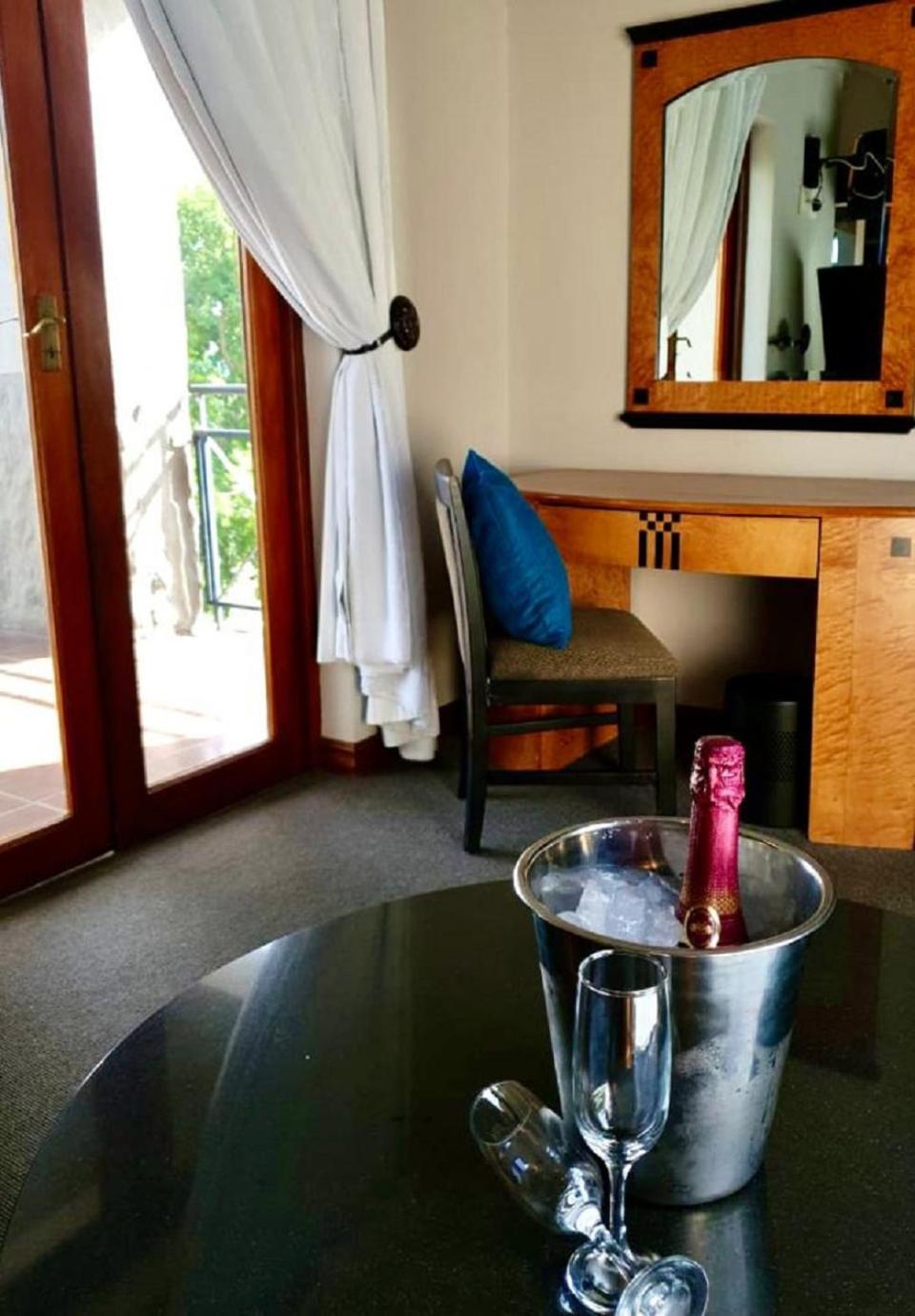 Villa Paradiso Hartbeespoort Ngoại thất bức ảnh